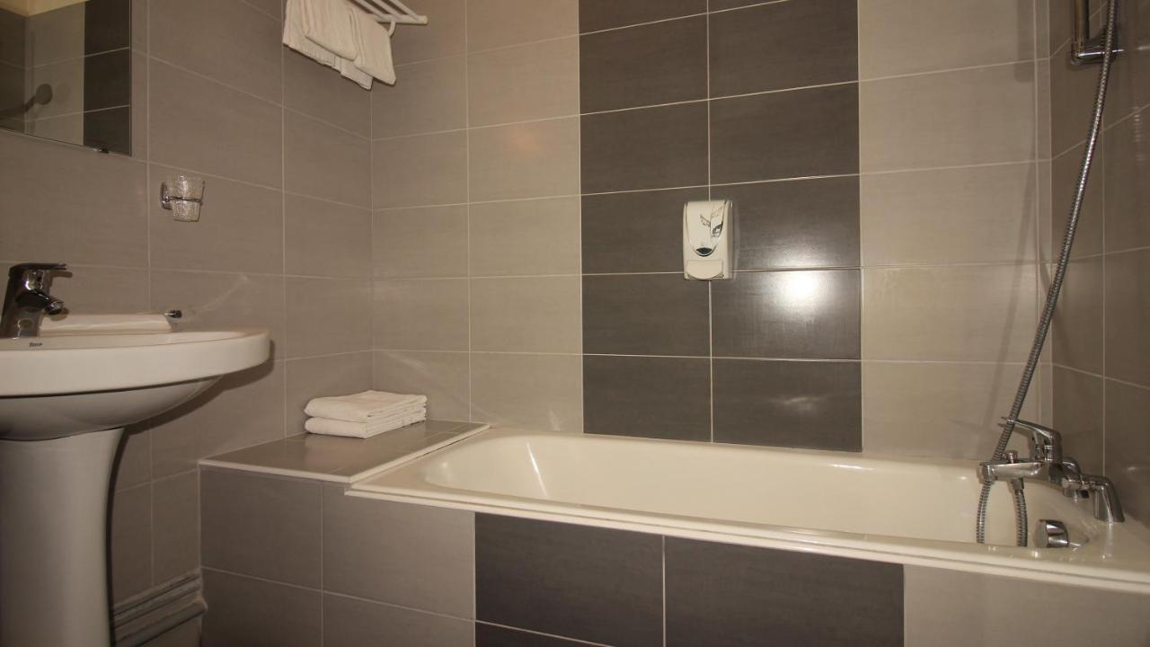 Logis Hotel Lodge La Valette Cesson-Sévigné Екстериор снимка